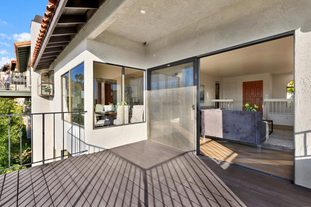 6150 Caminito Sacate, San Diego CA 92120-3155 exterior