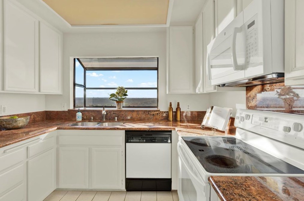 6150 Caminito Sacate, San Diego CA 92120-3155 exterior