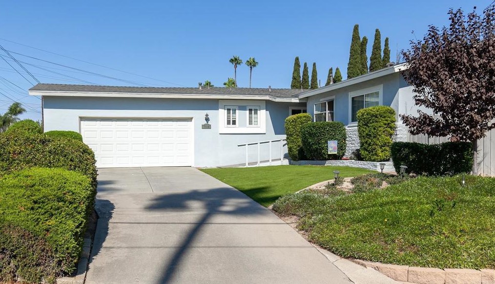 7586 Crary St, La Mesa, CA 91942