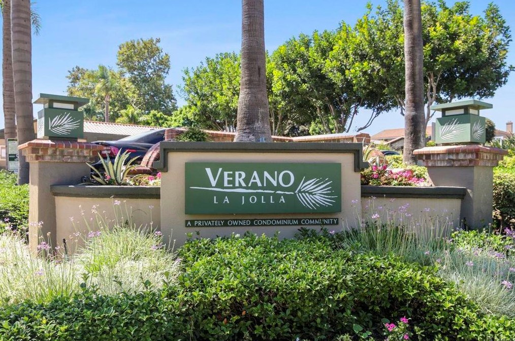 7505 Charmant Dr, San Diego, CA 92122-4762