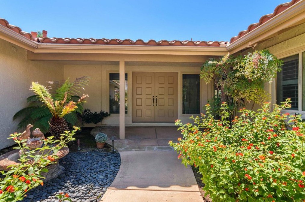 1812 Hacienda Dr, El Cajon, CA 92020-1058