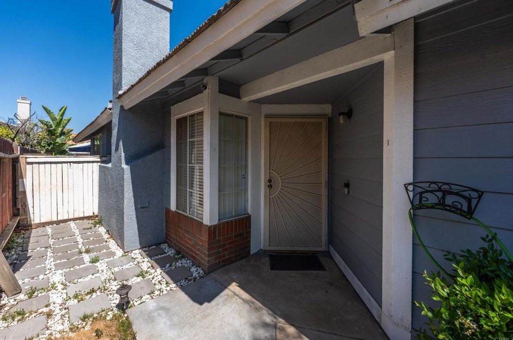 14155 Montego Bay Dr, Moreno Valley CA 92553-2906 exterior