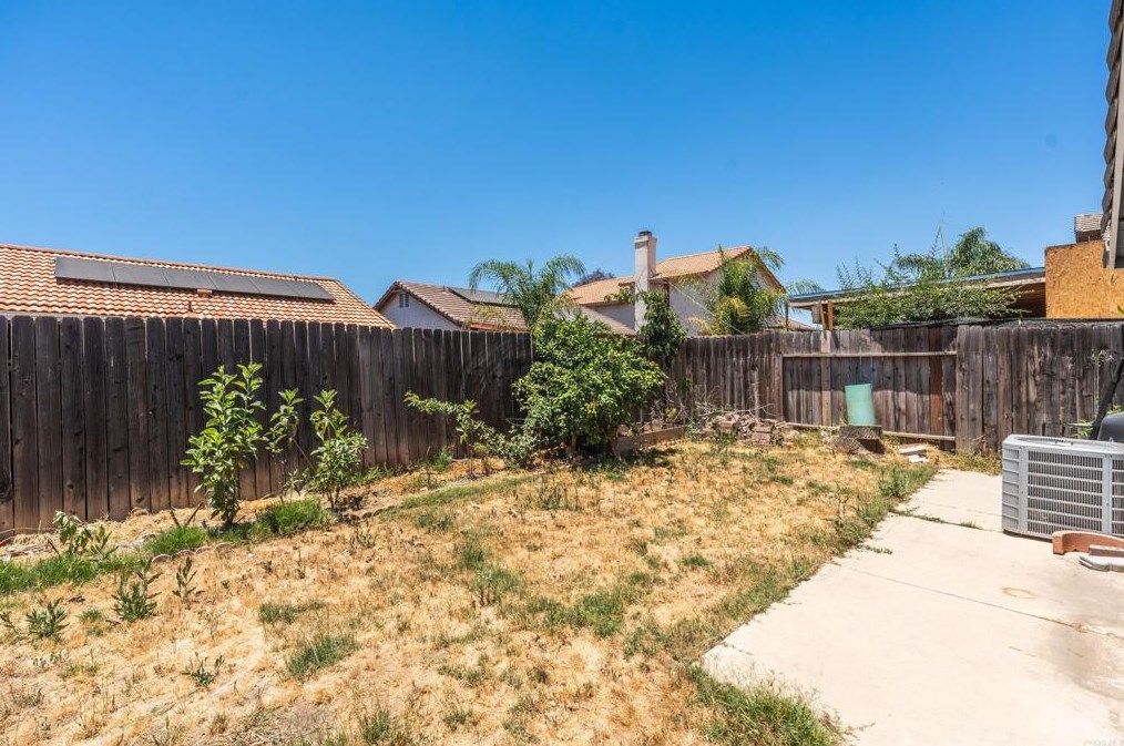 14155 Montego Bay Dr, Moreno Valley CA 92553-2906 exterior