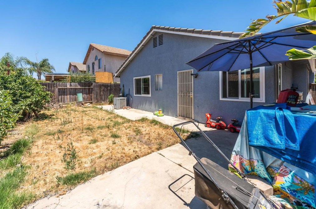 14155 Montego Bay Dr, Moreno Valley CA 92553-2906 exterior