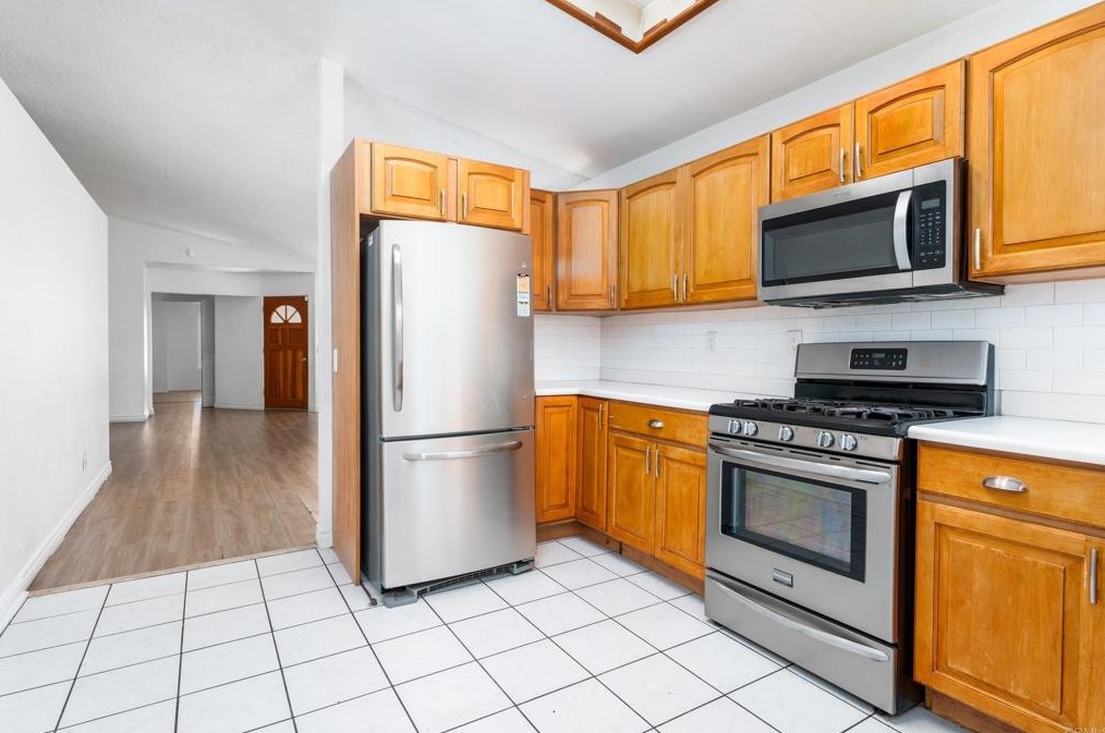 14155 Montego Bay Dr, Moreno Valley CA 92553-2906 exterior