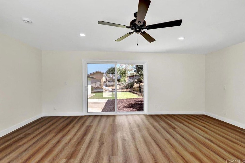 2446 Vista Way, Vista CA 92083-6228 exterior