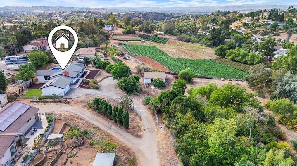 2446 Vista Way, Vista CA 92083-6228 exterior