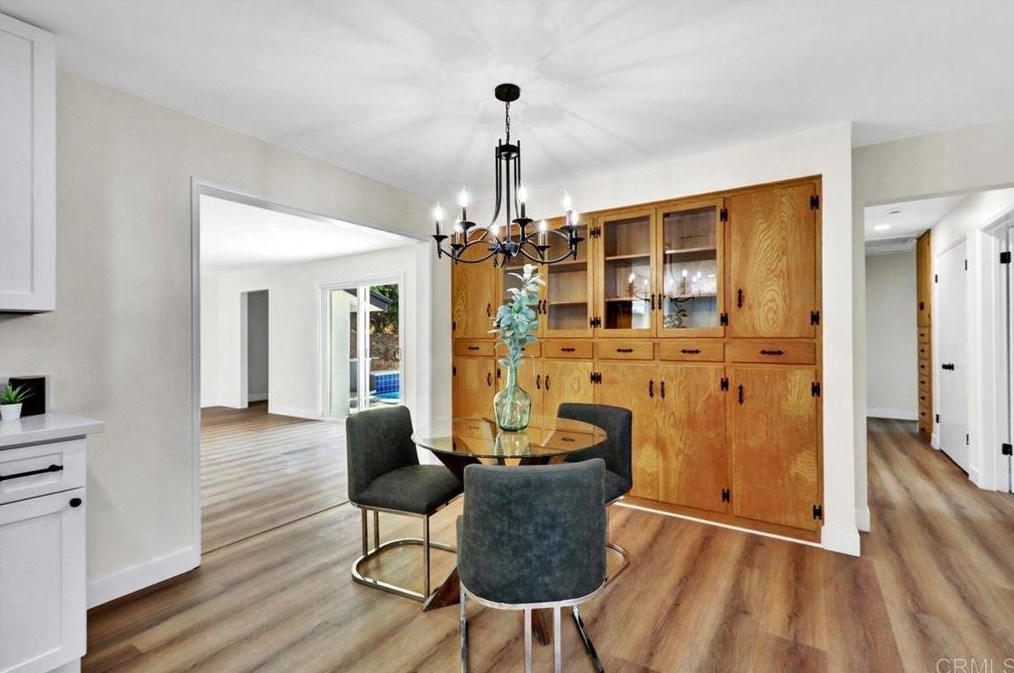 2446 Vista Way, Vista CA 92083-6228 exterior