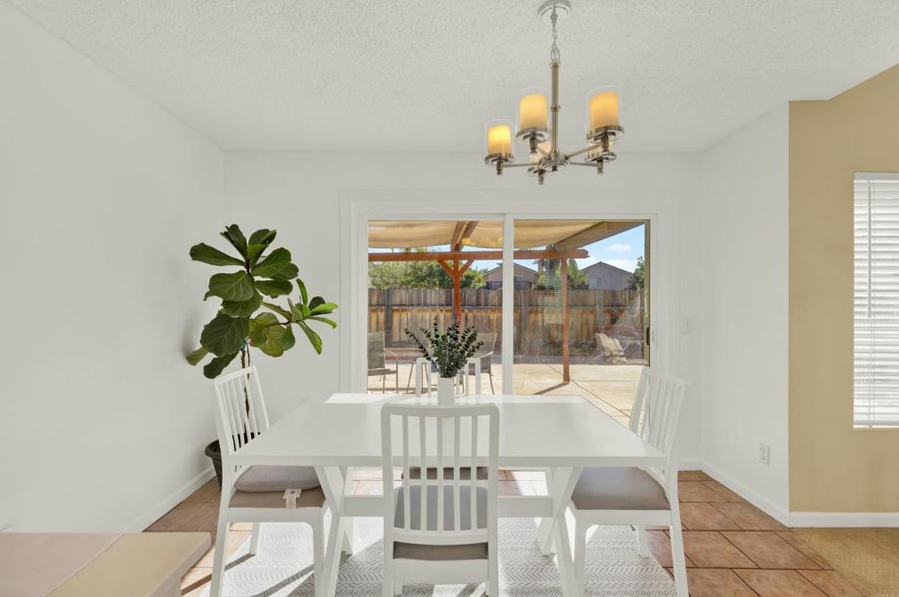 11855 Avenida Marcella, El Cajon CA 92019-4045 exterior