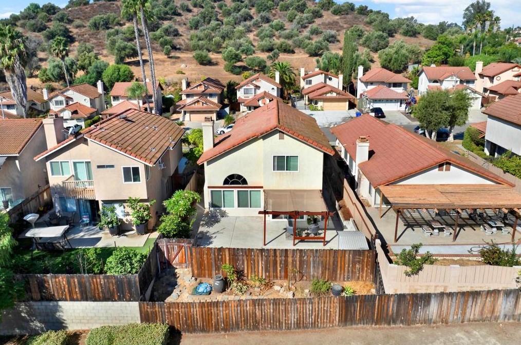 11855 Avenida Marcella, El Cajon CA 92019-4045 exterior