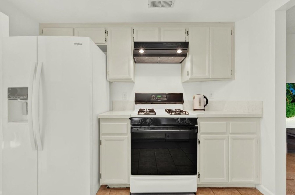 11855 Avenida Marcella, El Cajon CA 92019-4045 exterior