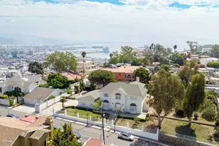 210 Cedro, Solana Beach, CA 22870 - Photo 1