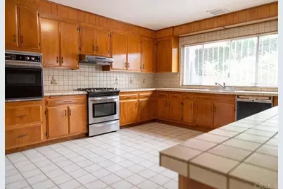 210 Cedro, Solana Beach, CA 22870 - Photo 8