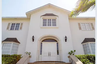 210 Cedro, Solana Beach, CA 22870 - Photo 2