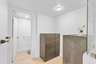 230 W Laurel St, San Diego, CA 92101 - Photo 30