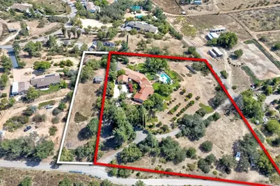 11105 Berry Road, Valley Center, CA 92082 - Photo 2