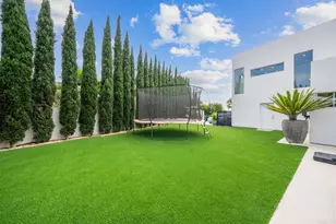 7713 Esterel Dr, La Jolla, CA 92037 - Photo 10