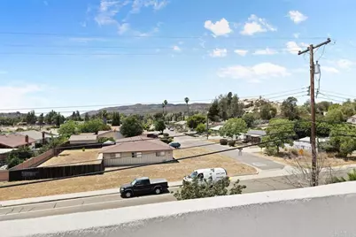 12953 Carriage Rd, Poway, CA 92064 - Photo 32