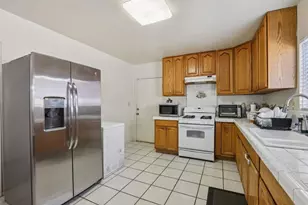 1059 N Wilton Pl, Los Angeles, CA 90038 - Photo 12