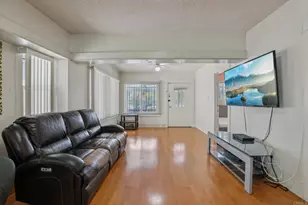 1059 N Wilton Pl, Los Angeles, CA 90038 - Photo 4