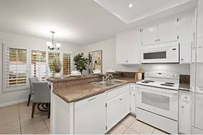 8037 Caminito Mallorca, La Jolla, CA 92037 - Photo 16