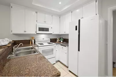 8037 Caminito Mallorca, La Jolla, CA 92037 - Photo 14