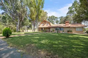 25450 Hayes Ave, Murrieta, CA 92562 - Photo 2