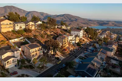 1657 Coronado Avenue, Spring Valley, CA 91977 - Photo 40