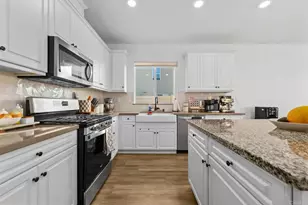 34563 Meadowside Ln, Winchester, CA 92596 - Photo 2