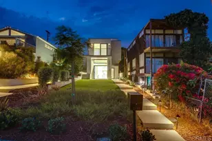 2522 Chalcedony St, Pacific Beach (San Diego), CA 92109 - Photo 2