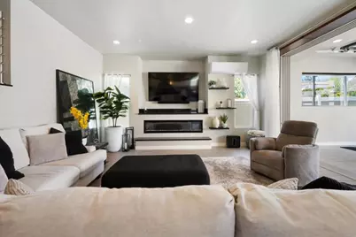 1270 Emerald Street, San Diego, CA 92109 - Photo 6