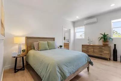 1270 Emerald Street, San Diego, CA 92109 - Photo 32