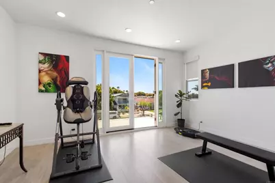 1270 Emerald Street, San Diego, CA 92109 - Photo 26