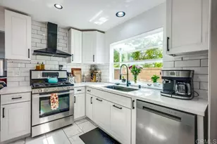 39685 Almansa, Murrieta, CA 92562 - Photo 4