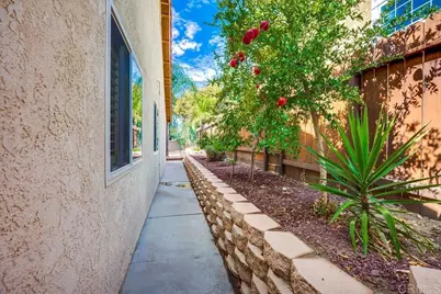 39685 Almansa, Murrieta, CA 92562 - Photo 32