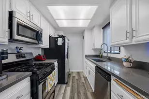 14293 Foothill Blvd, Sylmar, CA 91342 - Photo 10