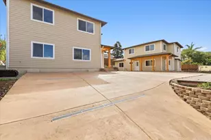 785 Lemon Ave, Vista, CA 92084 - Photo 2