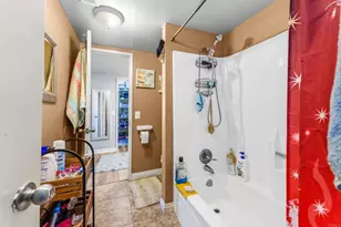 1097 Santo Antonio Dr, Colton, CA 92324 - Photo 26