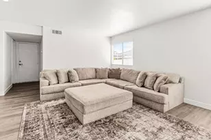 23843 Spring Branch Ct, Murrieta, CA 92562 - Photo 8