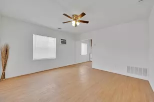 9015 9017 Campo Rd, Spring Valley, CA 91977 - Photo 32