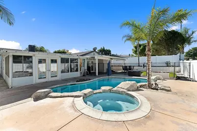 927 Cottonwood Court, Corona, CA 92879 - Photo 2