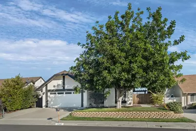 1347 Dorsey Way, Vista, CA 92083 - Photo 2