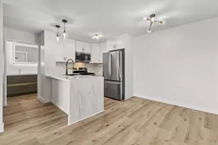 1855 Diamond St, San Diego, CA 92109 - Photo 10