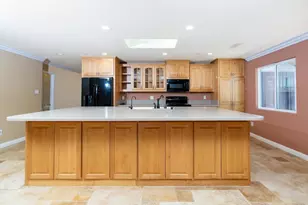 8364 Lake Ashwood Ave, San Diego, CA 92119 - Photo 2