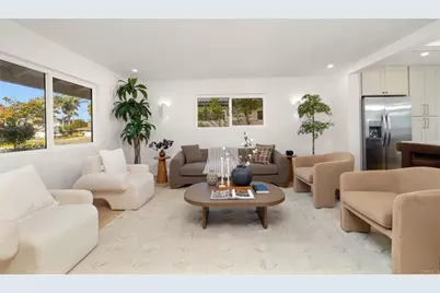 21792 Kaneohe Ln, Huntington Beach, CA 92646 - Photo 4