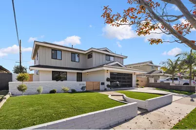 21792 Kaneohe Ln, Huntington Beach, CA 92646 - Photo 2