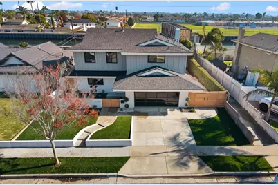 21792 Kaneohe Ln, Huntington Beach, CA 92646 - Photo 34