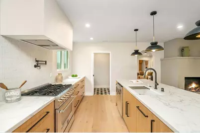 219 W Acacia Ave, El Segundo, CA 90245 - Photo 10