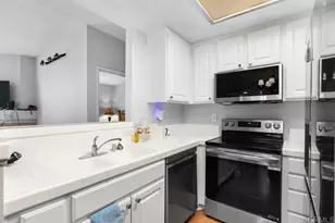 2050 Camino De La Reina, San Diego, CA 92108 - Photo 10