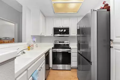 2050 Camino De La Reina #203, San Diego, CA 92108 - Photo 4